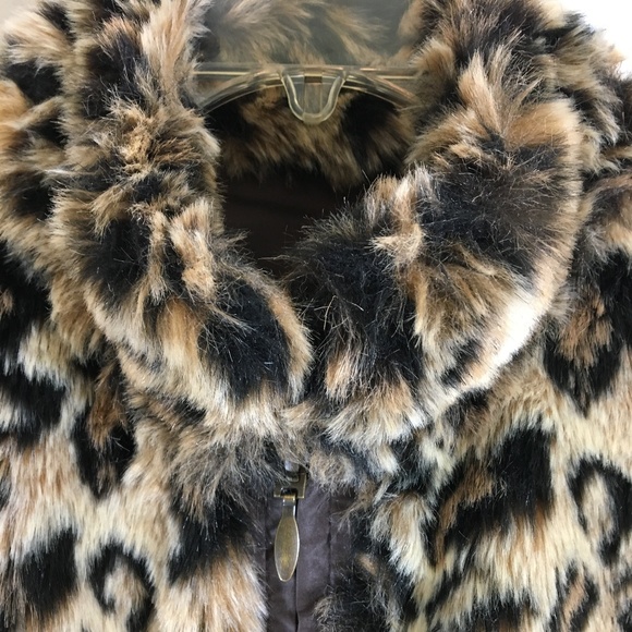 Furry Animal Print Sweater Sleeveless Vest - Picture 3 of 8